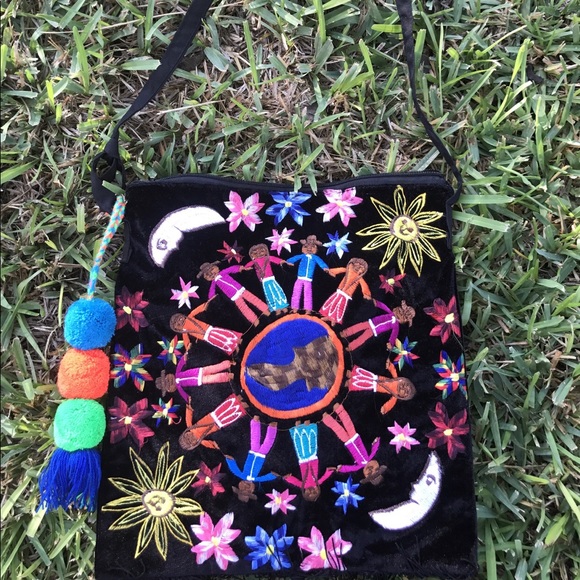 Embroidered Oversized Clutch Children of the World - Picture 8 of 8